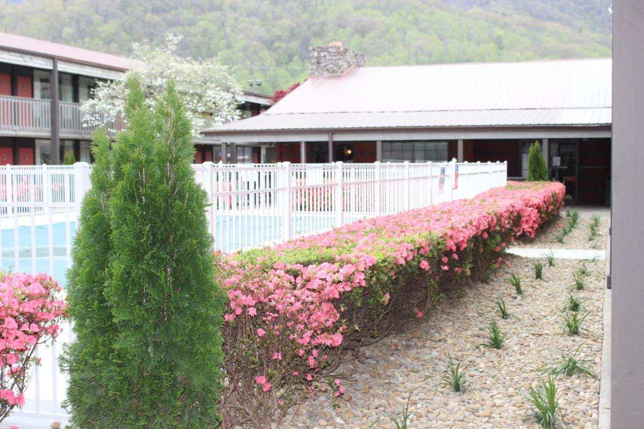 Great Smokies Inn - Cherokee Exterior photo