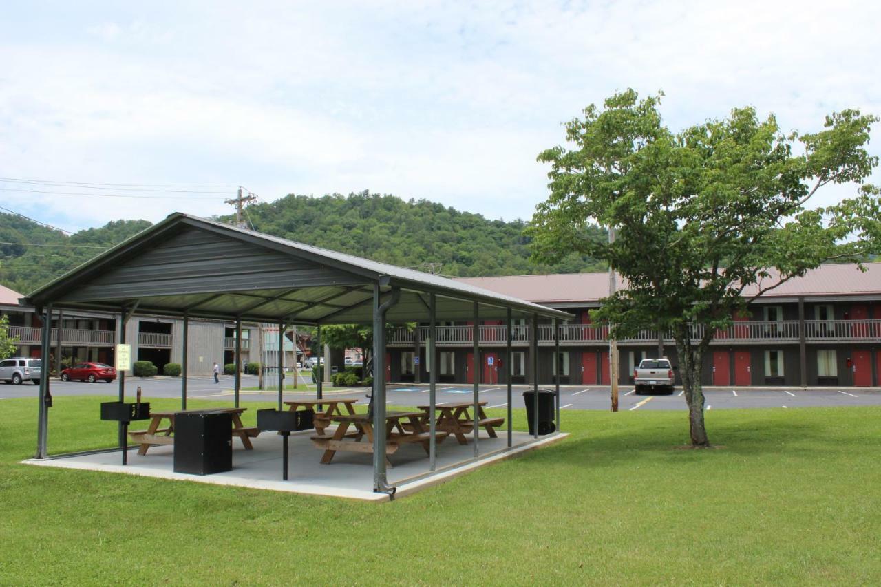 Great Smokies Inn - Cherokee Exterior photo